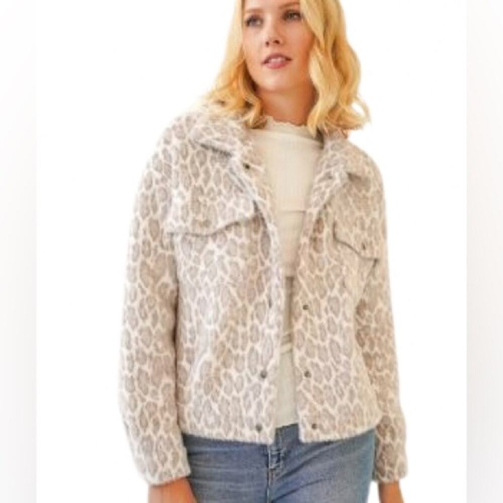 Mystree Neutral Leopard Fuzzy Jacket Size Small